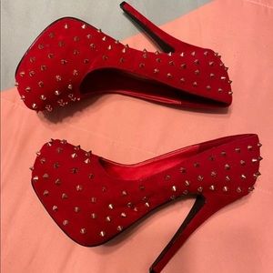 Size 6.5, never worn